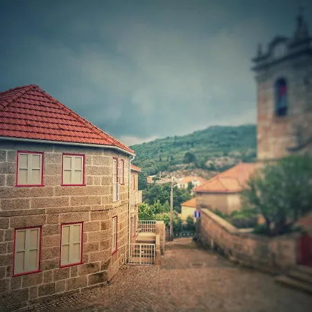 Casas De - Parque Nacional Peneda-geres * קסטרו לבוריירו