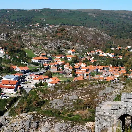 בית נופש Casas De - Parque Nacional Peneda-geres קסטרו לבוריירו